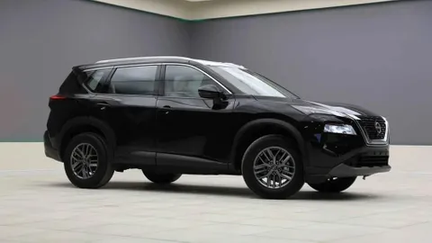Discover undefined undefined Exterior Interior Images.Find all aspects and details of cars.