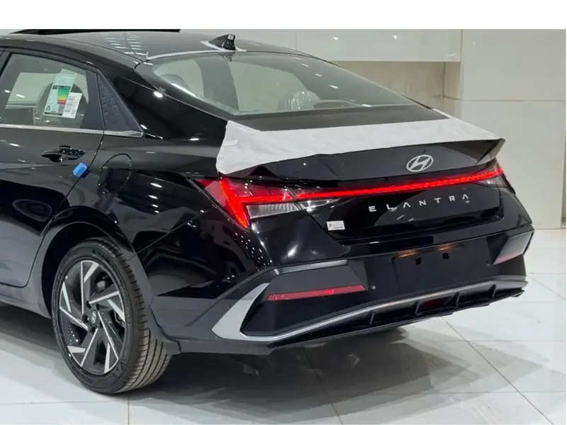 Hyundai Elantra 2025