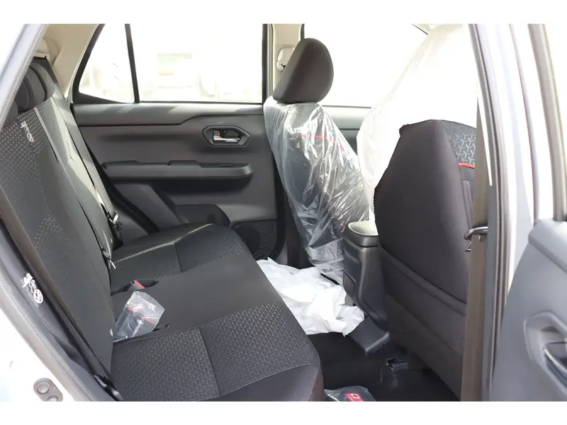Discover undefined undefined Exterior Interior Images.Find all aspects and details of cars.