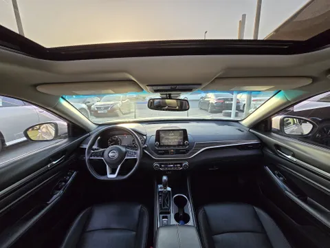 Discover undefined undefined Exterior Interior Images.Find all aspects and details of cars.