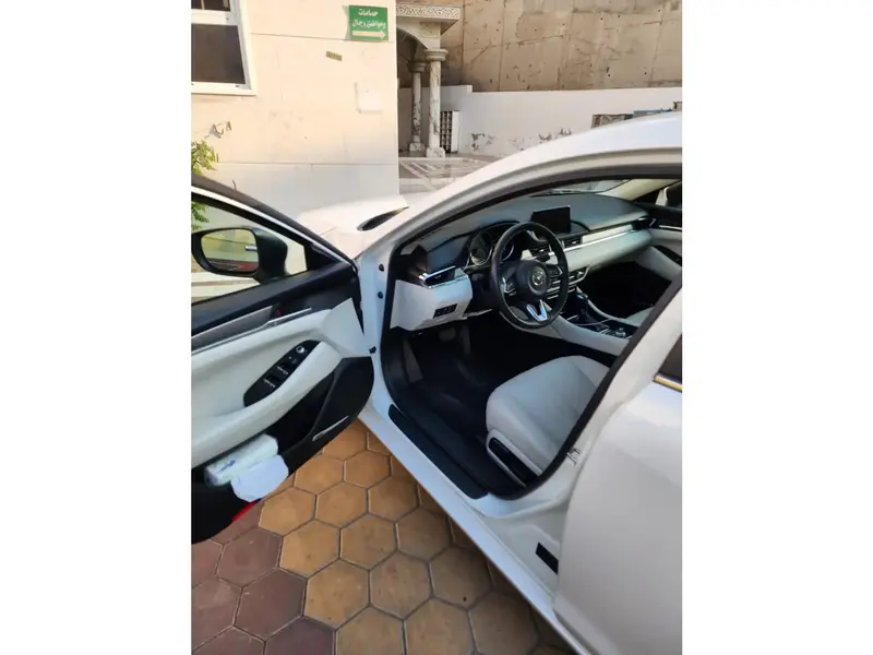 Discover undefined undefined Exterior Interior Images.Find all aspects and details of cars.