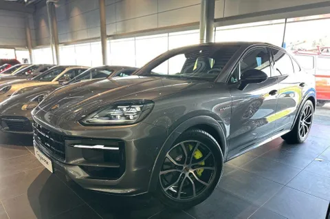 New Porsche Cayenne GTS 2025
