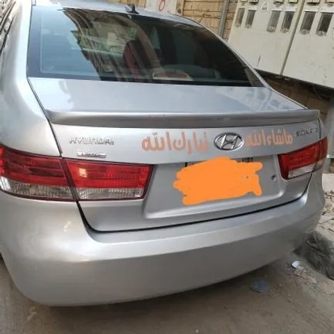استكشف undefined undefined الصور الخارجية والداخلية. اكتشف جميع جوانب وتفاصيل السيارات.