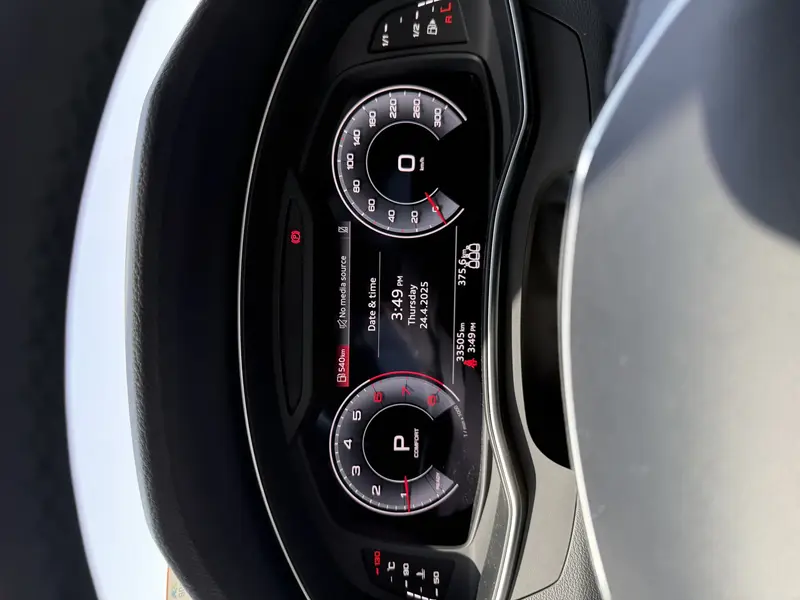 Discover undefined undefined Exterior Interior Images.Find all aspects and details of cars.