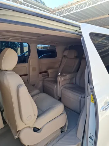 Toyota Alphard 2.4L (7-Seater) 2011