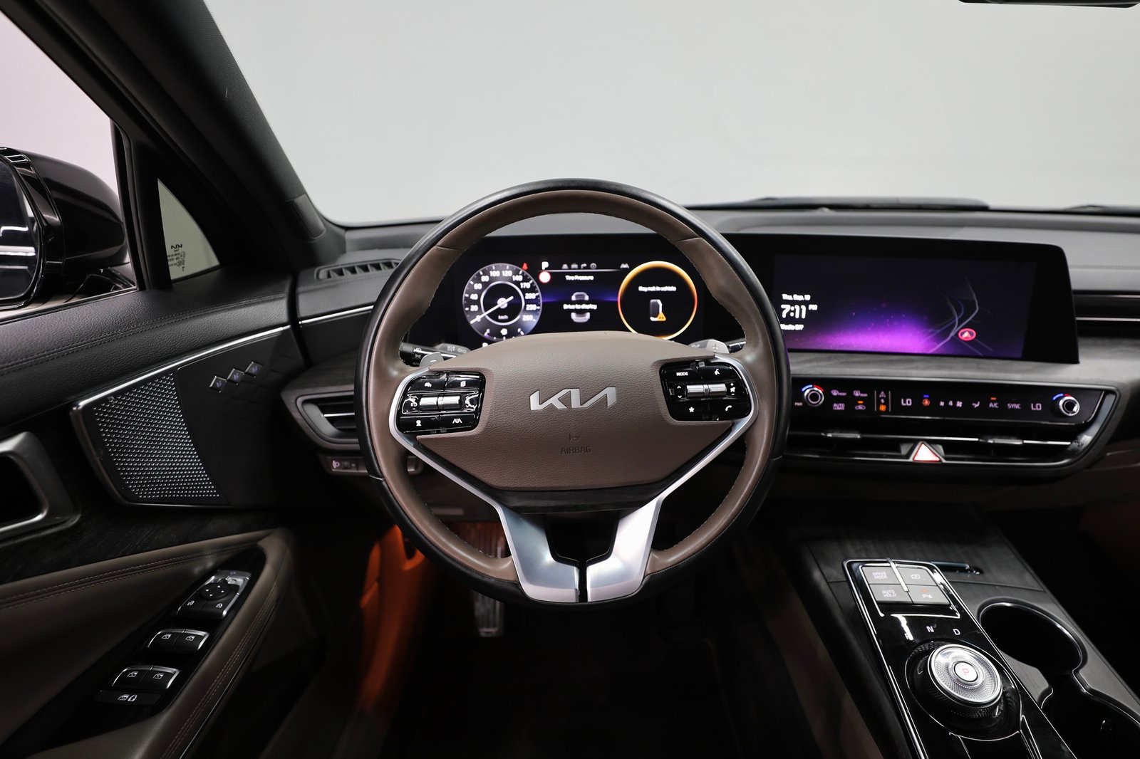 Accident Free | 2.5L | Free Insurance and Registration | Under Warranty Till 2026 | A001725