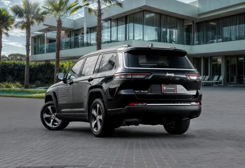 Discover undefined undefined Exterior Interior Images.Find all aspects and details of cars.