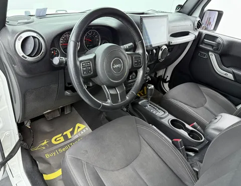 Jeep Wrangler 3.6L V6 Sahara 2-Door 2015