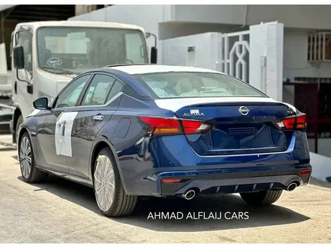 Discover undefined undefined Exterior Interior Images.Find all aspects and details of cars.