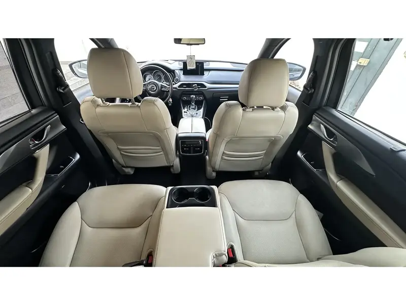 Discover undefined undefined Exterior Interior Images.Find all aspects and details of cars.