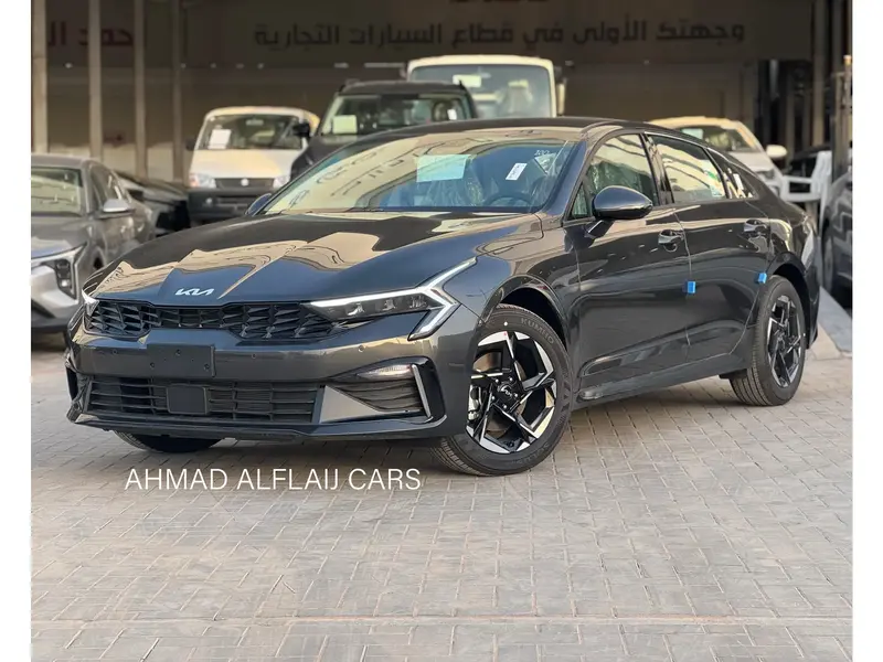 Discover undefined undefined Exterior Interior Images.Find all aspects and details of cars.
