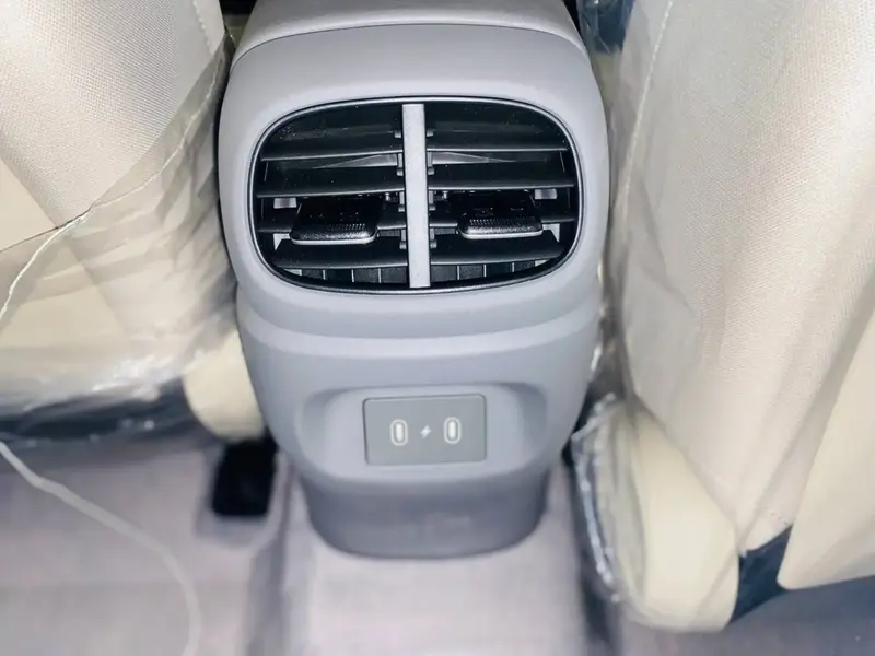 Hyundai Elantra 2025