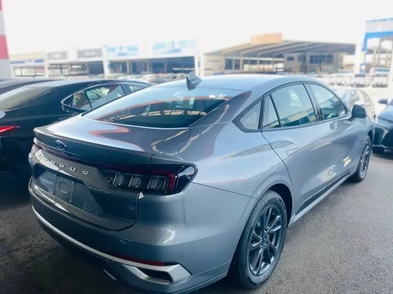 Ford Taurus 2025
