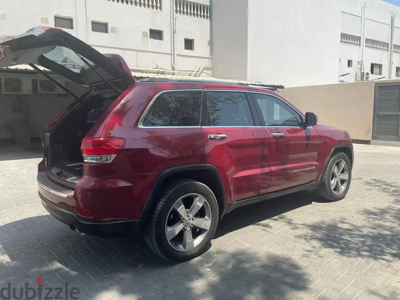 جيب جراند شيروكي 2015