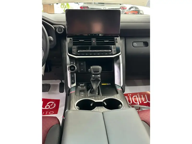 Toyota Land Cruiser Wagon 2025