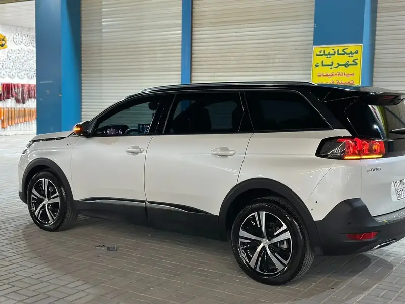 Discover undefined undefined Exterior Interior Images.Find all aspects and details of cars.