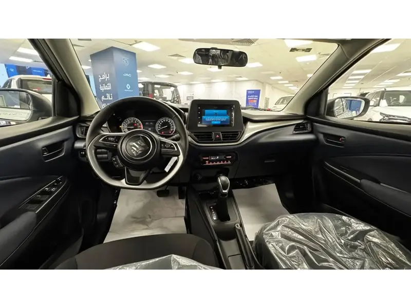 Discover undefined undefined Exterior Interior Images.Find all aspects and details of cars.