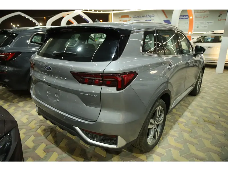 Discover undefined undefined Exterior Interior Images.Find all aspects and details of cars.