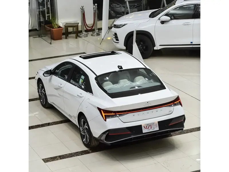 Hyundai Elantra 2025