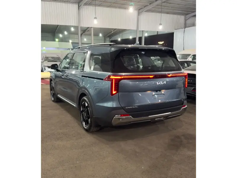 KIA Carnival 2025