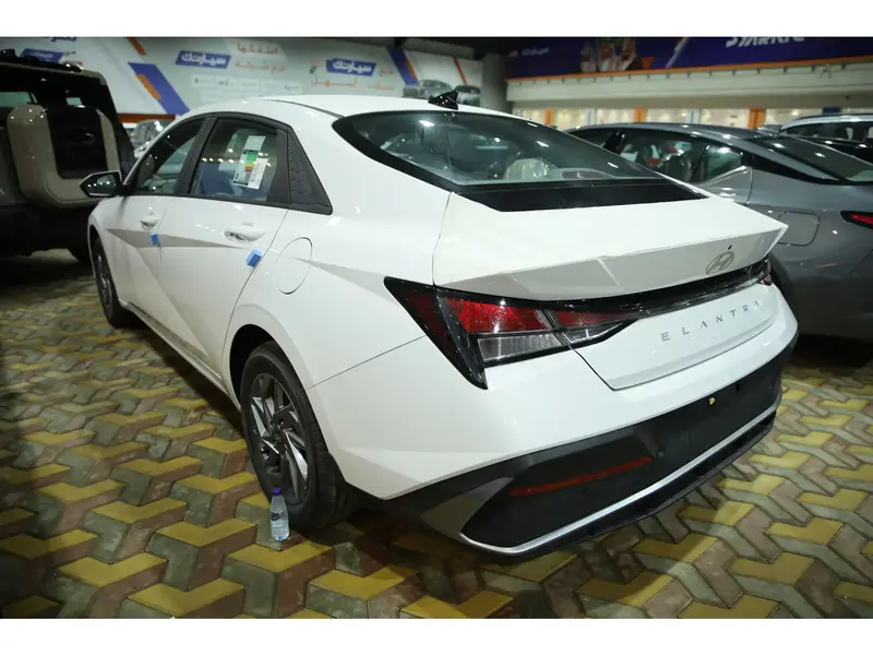 Discover undefined undefined Exterior Interior Images.Find all aspects and details of cars.