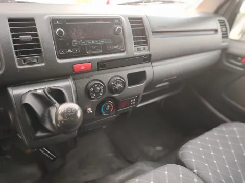 Toyota Hiace CHILLER VAN 2017