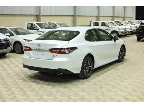 Discover undefined undefined Exterior Interior Images.Find all aspects and details of cars.
