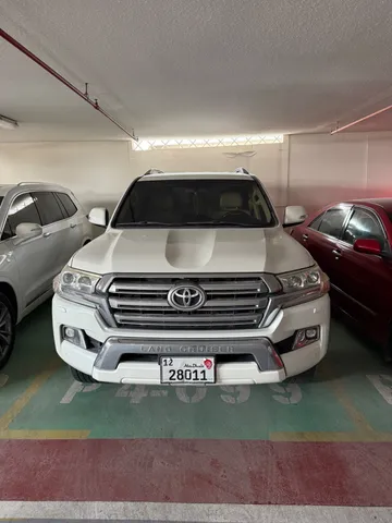 Toyota Land Cruiser GXR V6 Capsule 2016