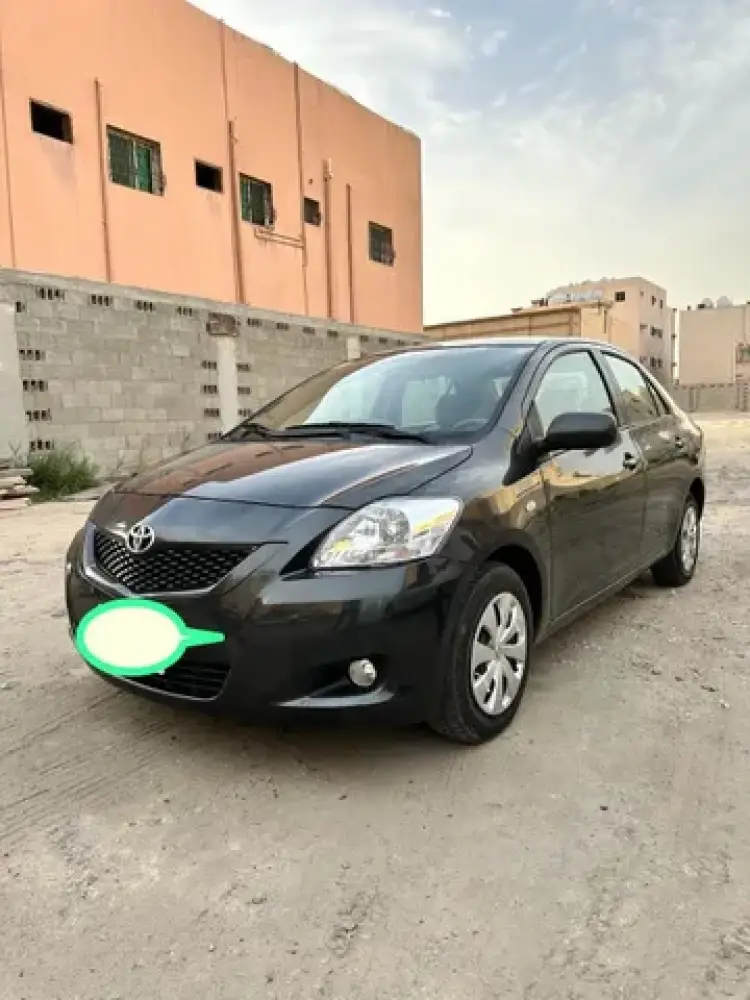 toyota toyota-yaris image Toyota Yaris 2012
