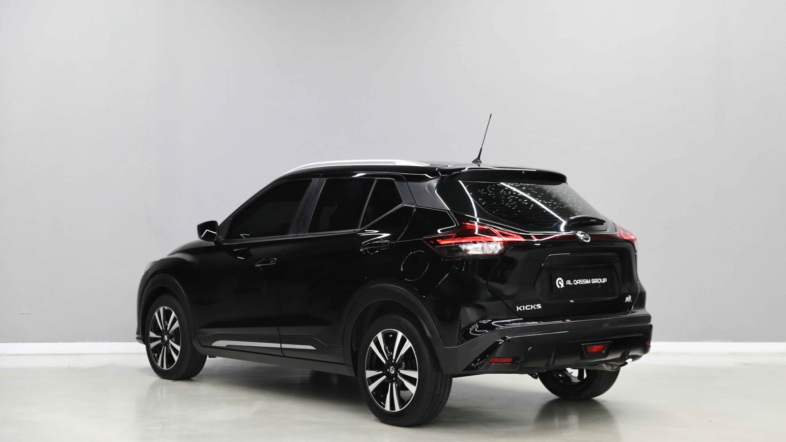 Discover undefined undefined Exterior Interior Images.Find all aspects and details of cars.