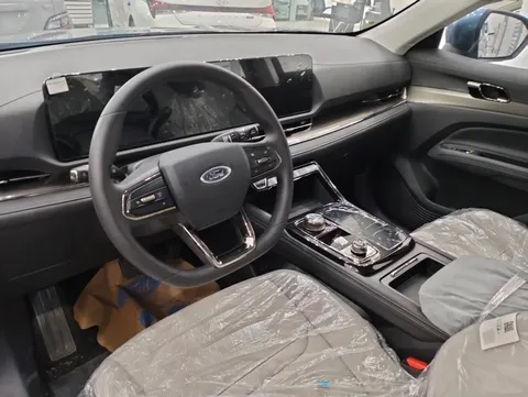 Discover undefined undefined Exterior Interior Images.Find all aspects and details of cars.