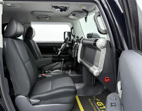 Toyota FJ Cruiser 4.0L GXR 2015