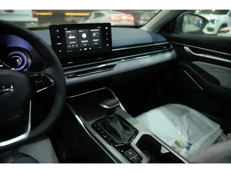Geely Emgrand 2024