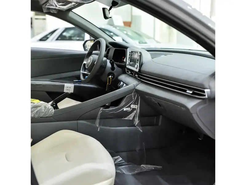 Hyundai Elantra 2025
