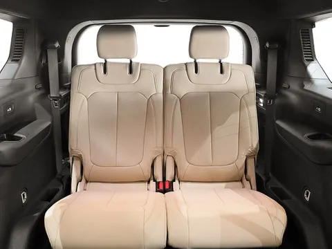 Discover undefined undefined Exterior Interior Images.Find all aspects and details of cars.