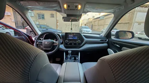 Discover undefined undefined Exterior Interior Images.Find all aspects and details of cars.