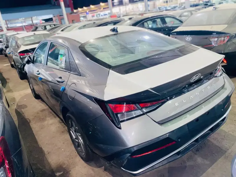 Discover undefined undefined Exterior Interior Images.Find all aspects and details of cars.