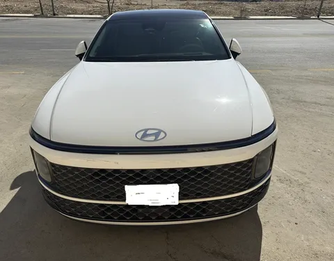 Discover undefined undefined Exterior Interior Images.Find all aspects and details of cars.