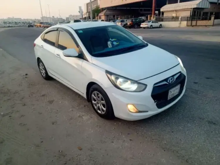 hyundai hyundai-accent image Hyundai Accent 2015