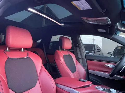 Genesis GV70 2023