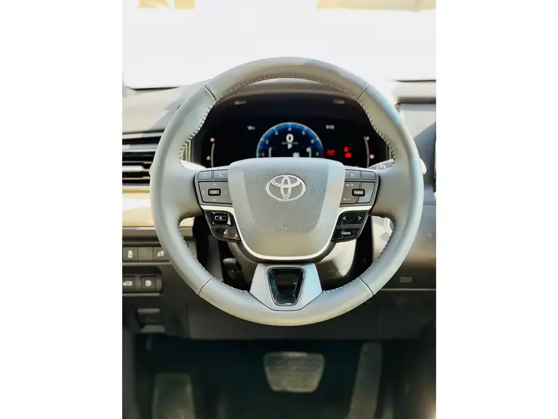 Toyota Camry 2025