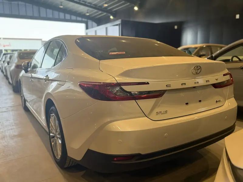Discover undefined undefined Exterior Interior Images.Find all aspects and details of cars.