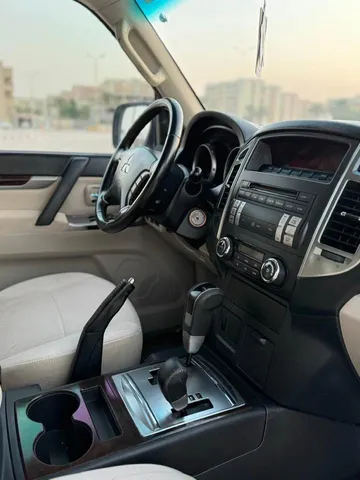 Discover undefined undefined Exterior Interior Images.Find all aspects and details of cars.