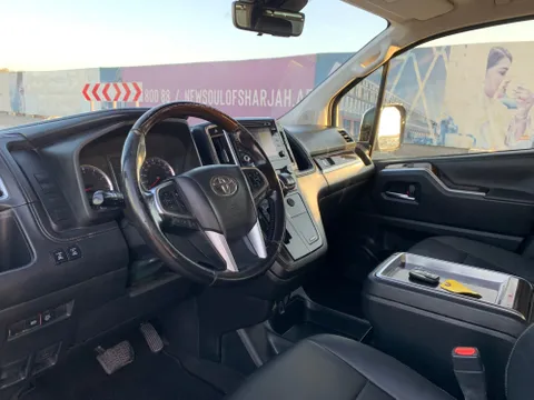 Toyota Granvia 3.5L Premium 2020