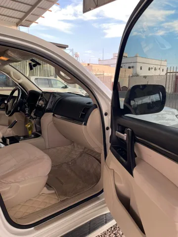 Discover undefined undefined Exterior Interior Images.Find all aspects and details of cars.