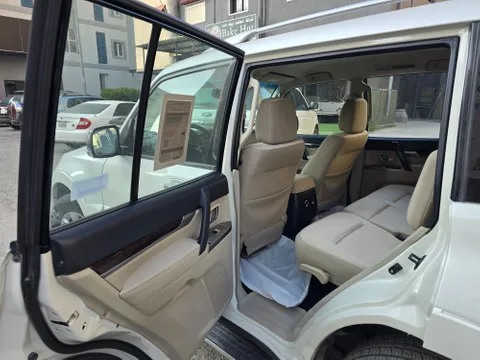 mitsubishi pajero image Mitsubishi Pajero GLS V6 2020