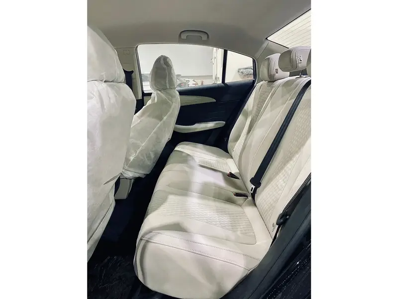 Discover undefined undefined Exterior Interior Images.Find all aspects and details of cars.