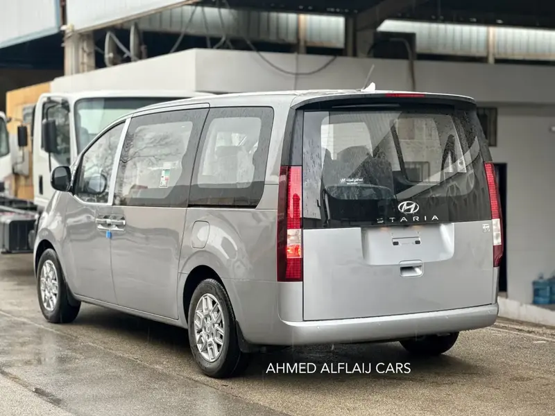 Hyundai Staria 2025
