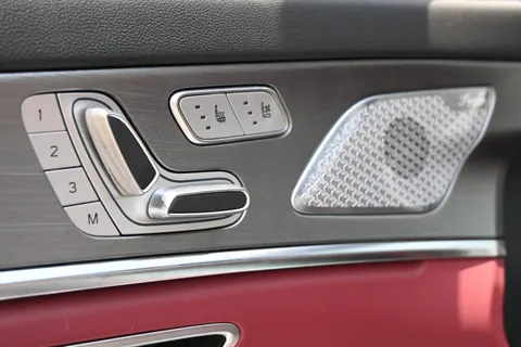 Discover undefined undefined Exterior Interior Images.Find all aspects and details of cars.