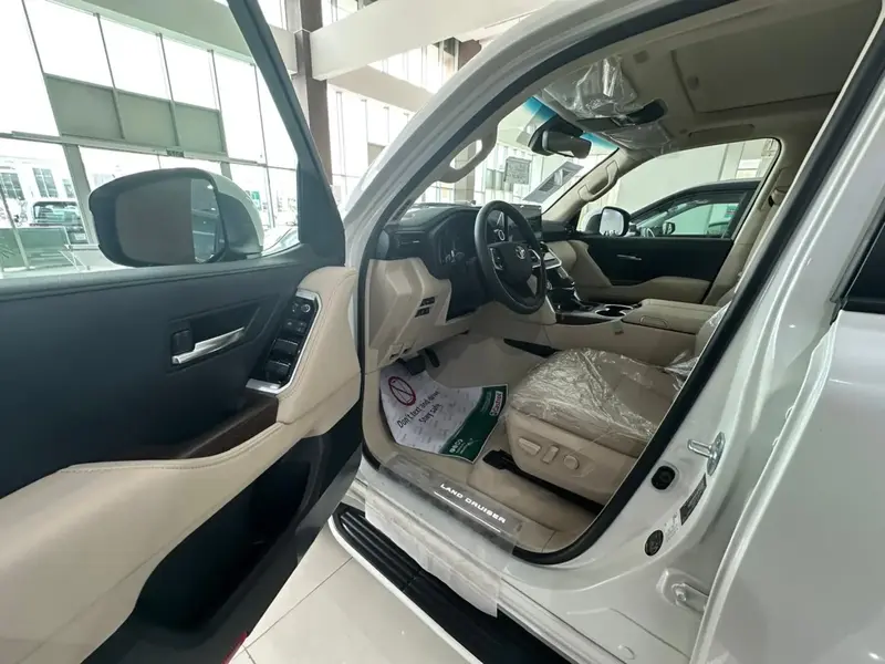 Toyota Land Cruiser Wagon 2025